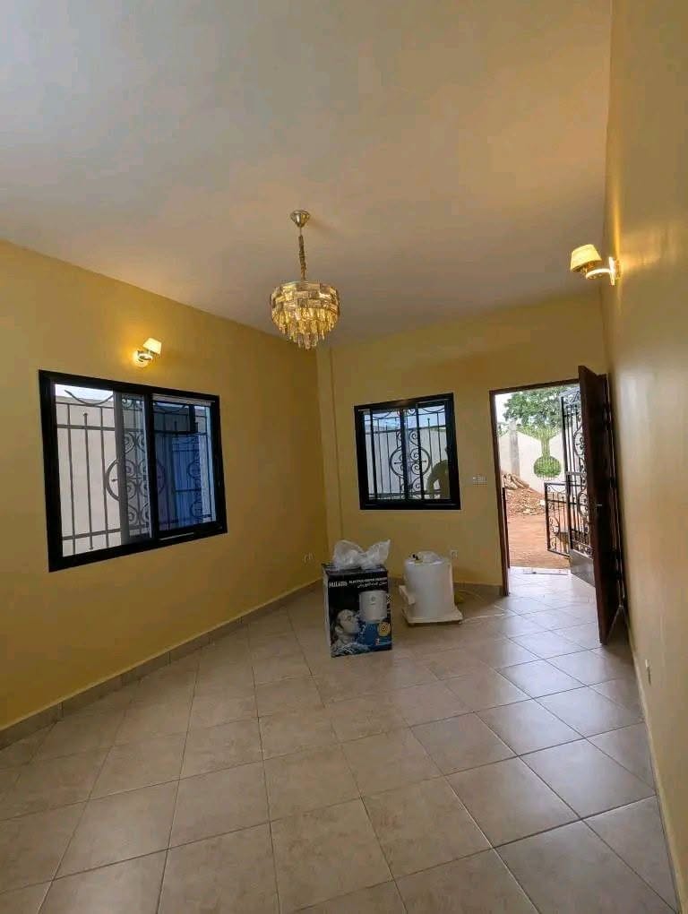 44982- APPARTEMENT MODERNE NEUF À NKOLNDA MAETUR YAOUNDÉ