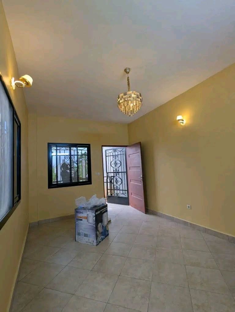 APPARTEMENT MODERNE NEUF À NKOLNDA MAETUR YAOUNDÉ
