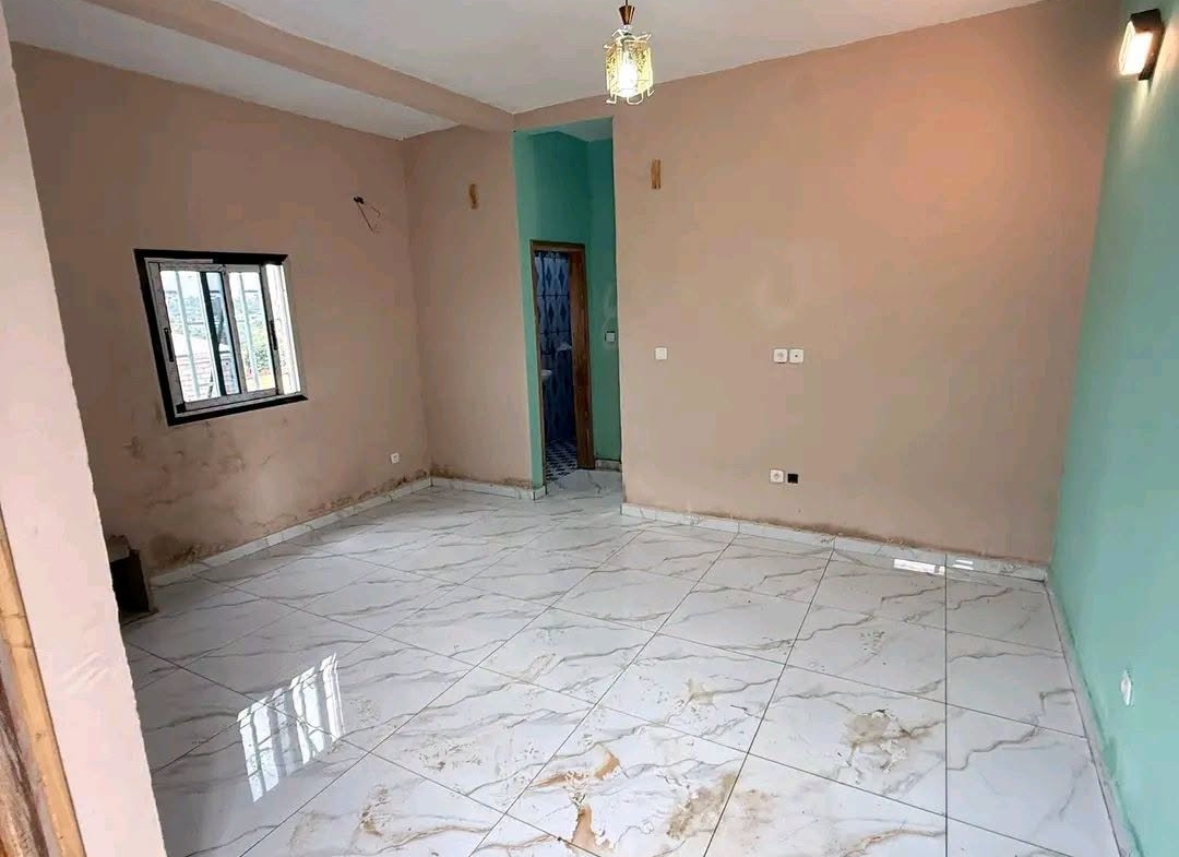 Studio moderne à louer à Fougerolle Yaoundé 45000fcfa