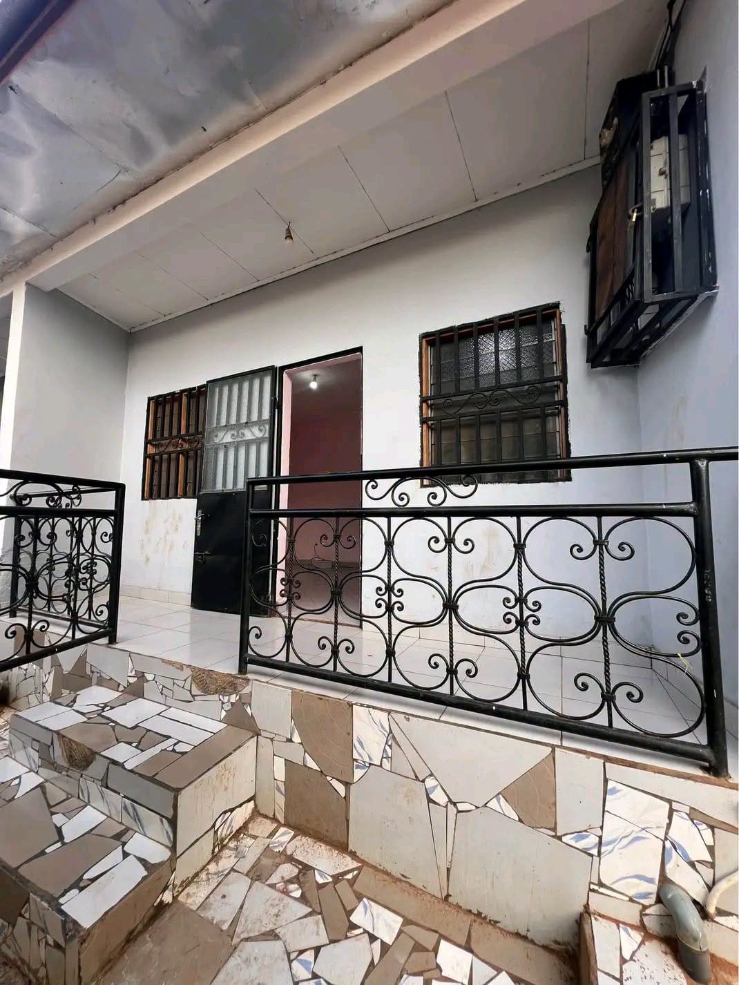 Studio moderne à louer à Ngousso Yaoundé 50000fcfa