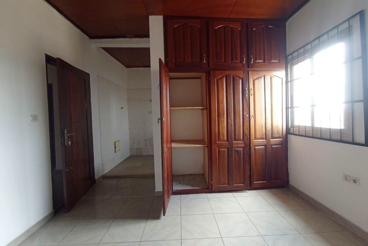 Superbe appartement sécurisé à louer à Yaoundé Anguissa