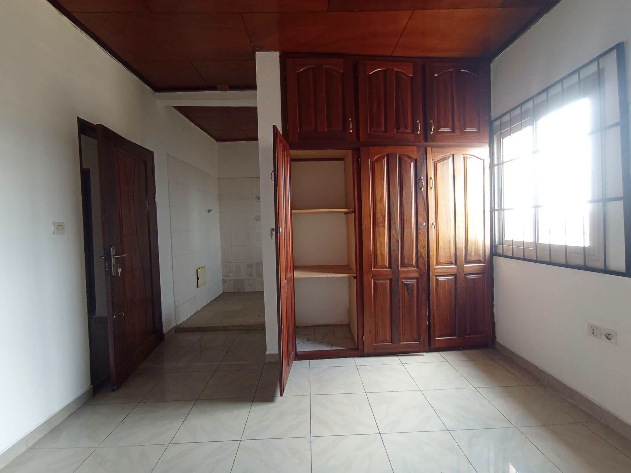 Superbe appartement sécurisé à louer à Yaoundé Anguissa