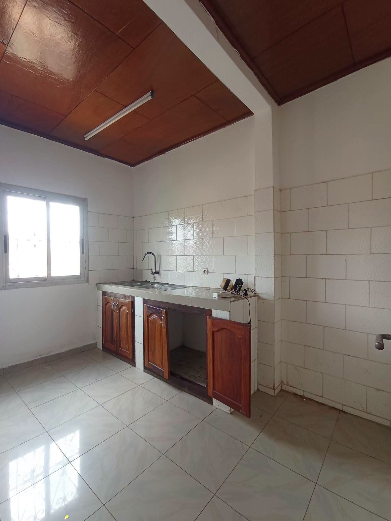 Superbe appartement sécurisé à louer à Yaoundé Anguissa