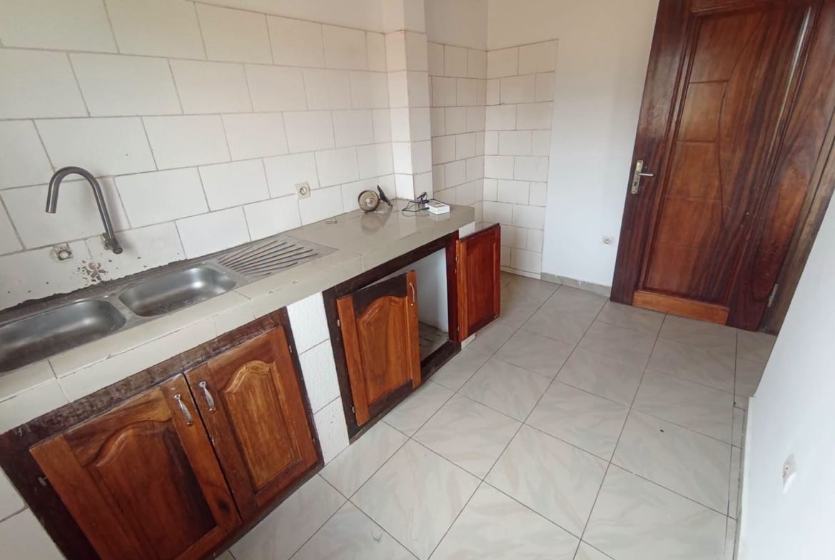 Superbe appartement sécurisé à louer à Yaoundé Anguissa