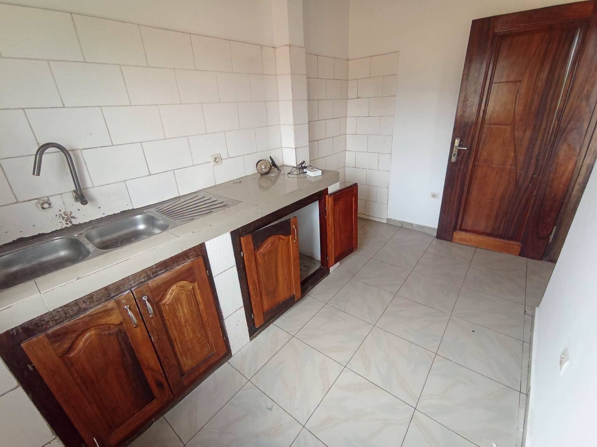 Superbe appartement sécurisé à louer à Yaoundé Anguissa