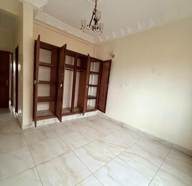 Appartement haut standing 3 chambres à louer à Fougerolles, Yaoundé