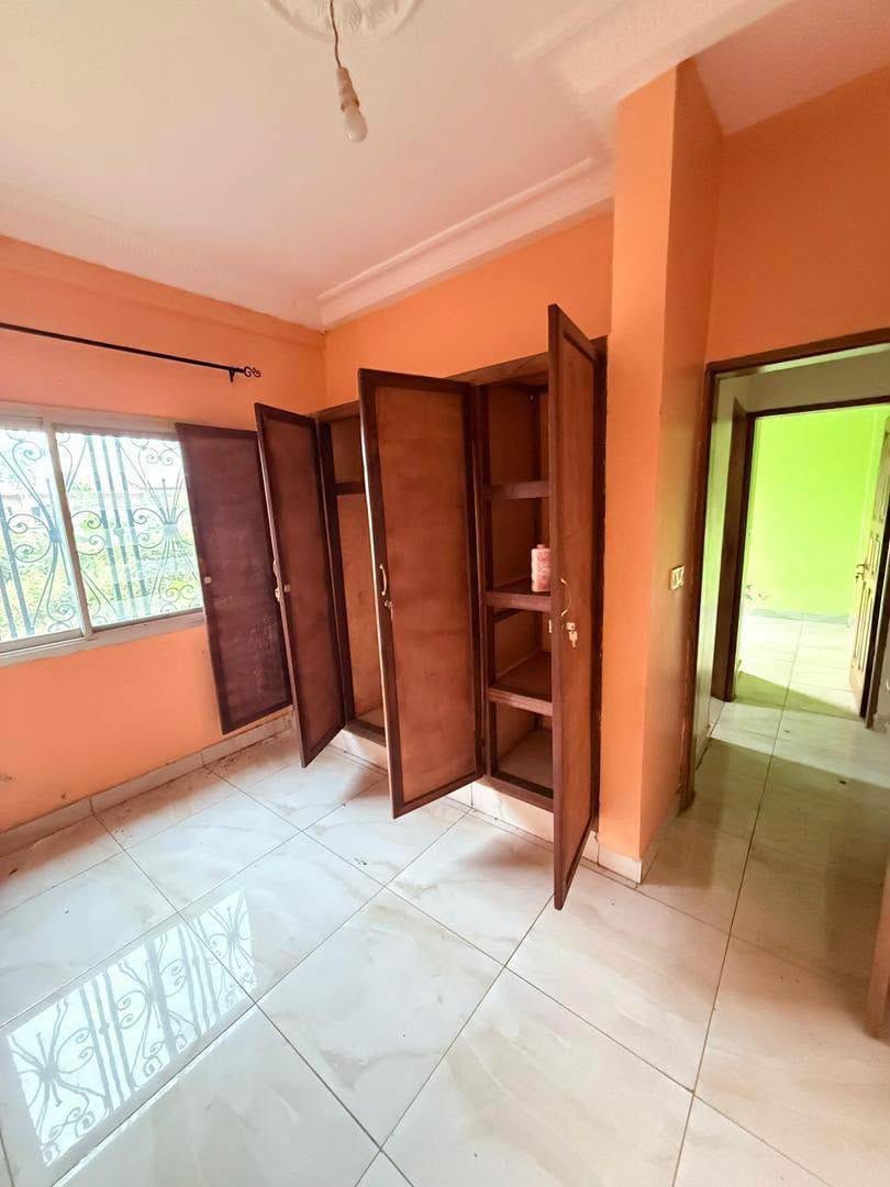 Appartement haut standing 3 chambres à louer à Fougerolles, Yaoundé