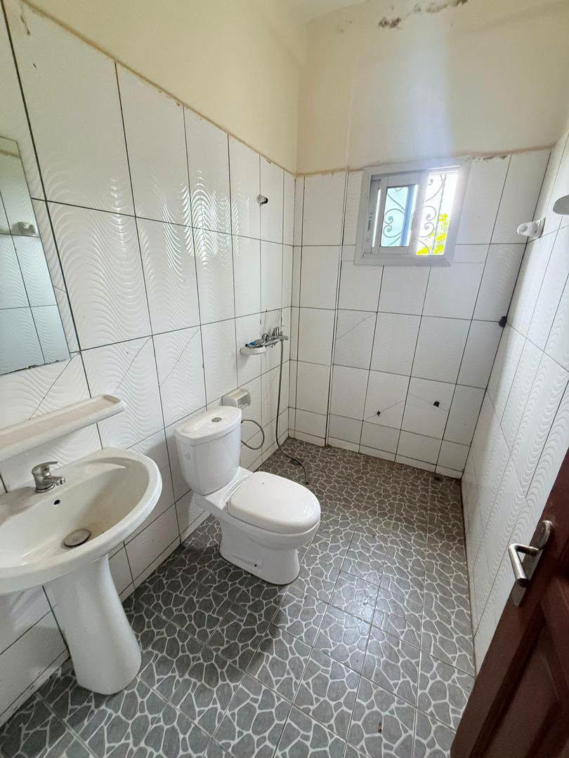 Appartement haut standing 3 chambres à louer à Fougerolles, Yaoundé