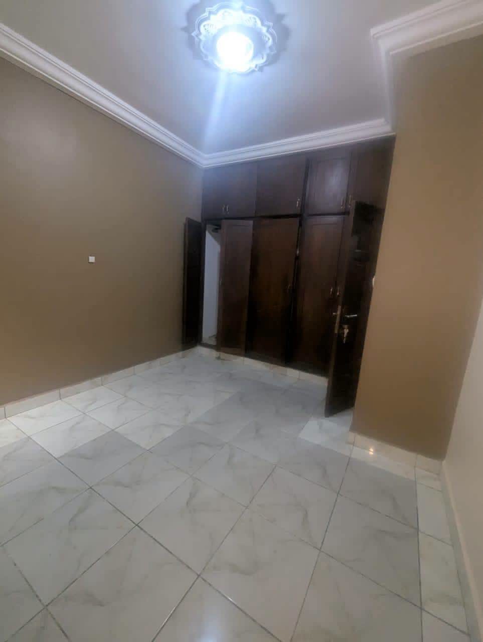 Bel appartement moderne à louer à Yaoundé Kondengui