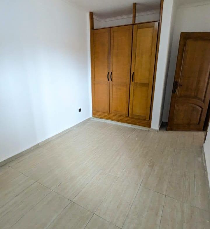 Superbe appartement neuf 3 chambres à Nyom, Yaoundé