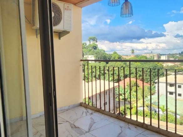 Appartement climatisé et groupe électrogène à louer à Odza