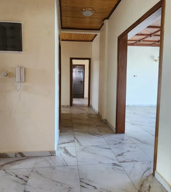 Appartement climatisé et groupe électrogène à louer à Odza