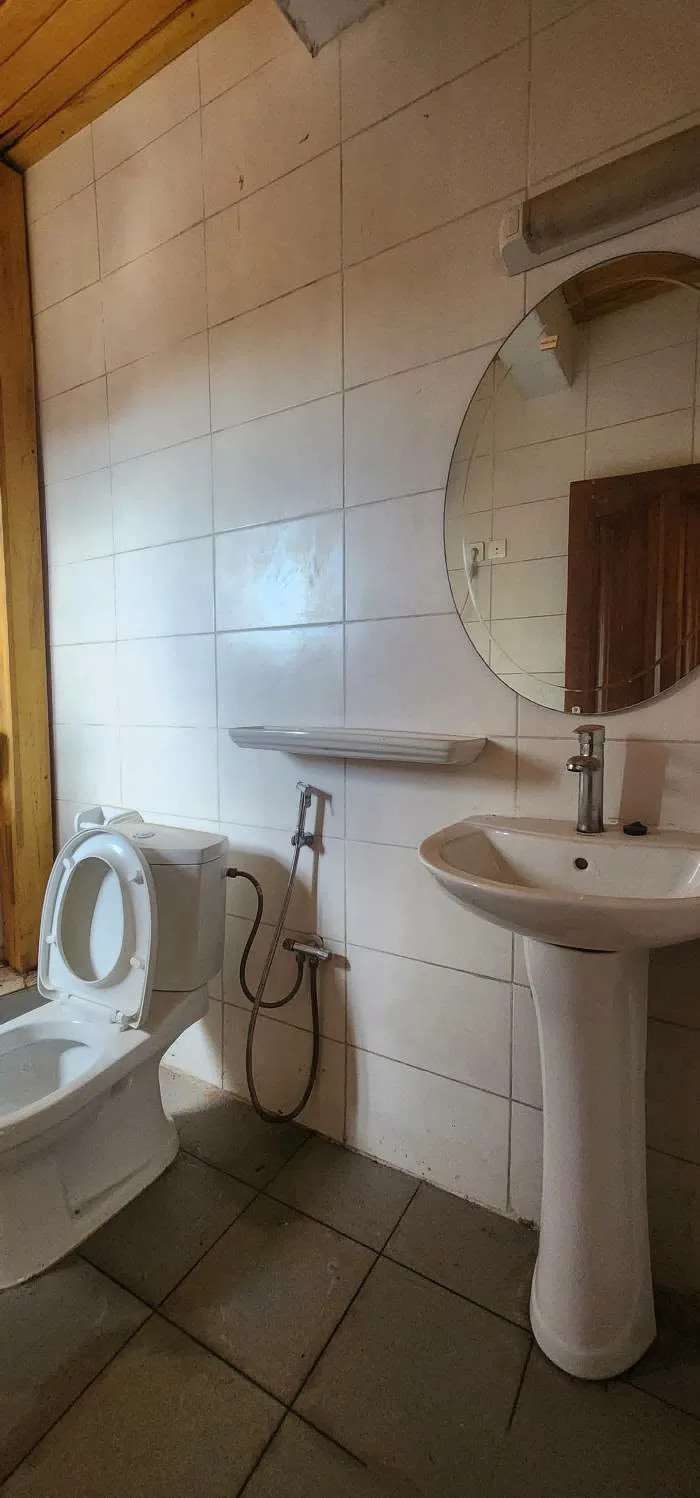 Appartement climatisé et groupe électrogène à louer à Odza