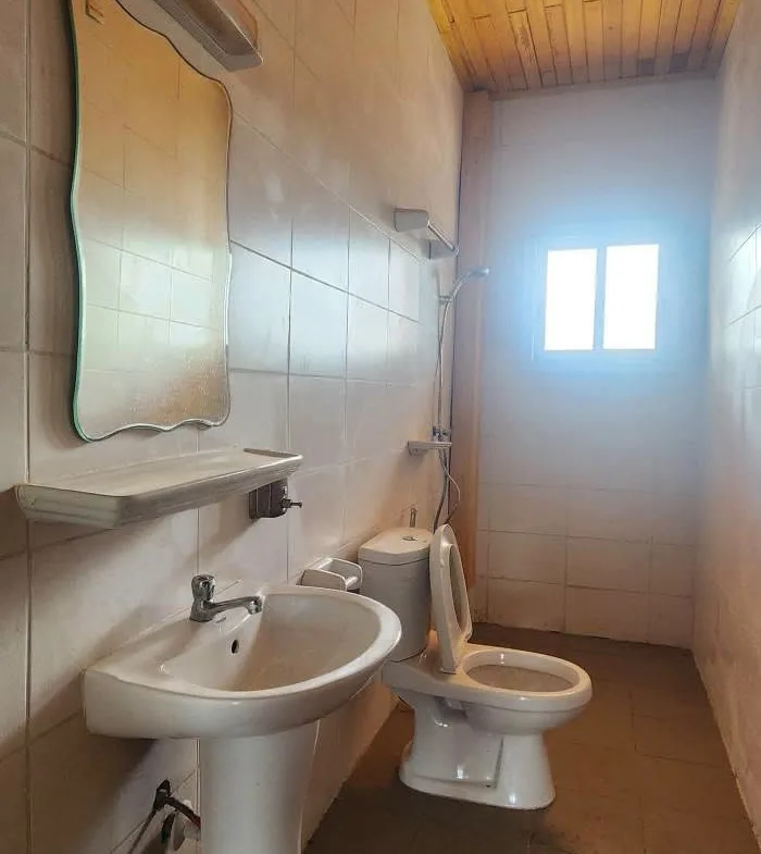 Appartement climatisé et groupe électrogène à louer à Odza