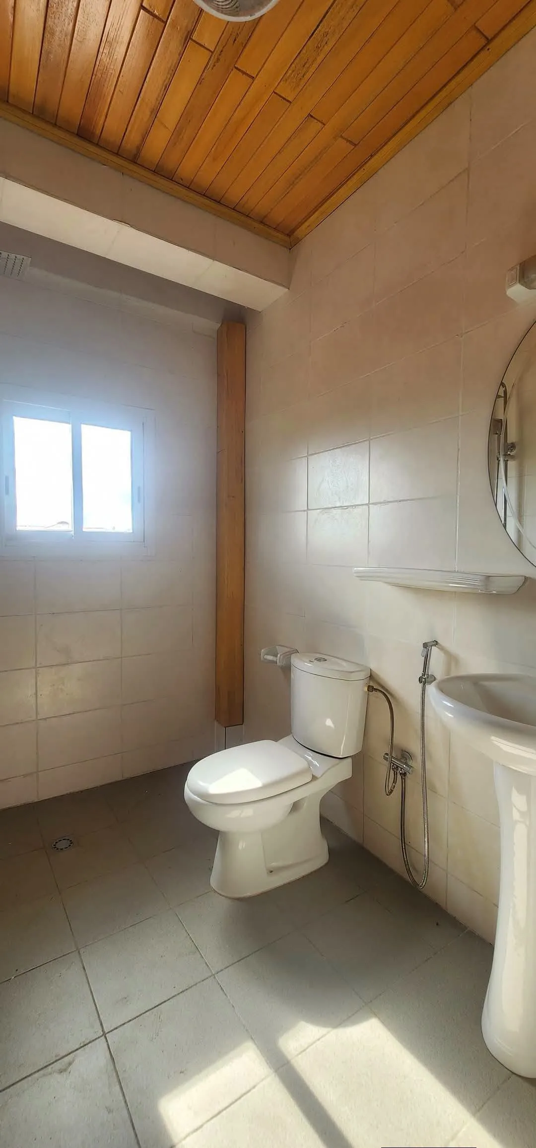 Appartement climatisé et groupe électrogène à louer à Odza
