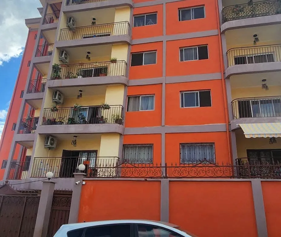 Appartement climatisé et groupe électrogène à louer à Odza