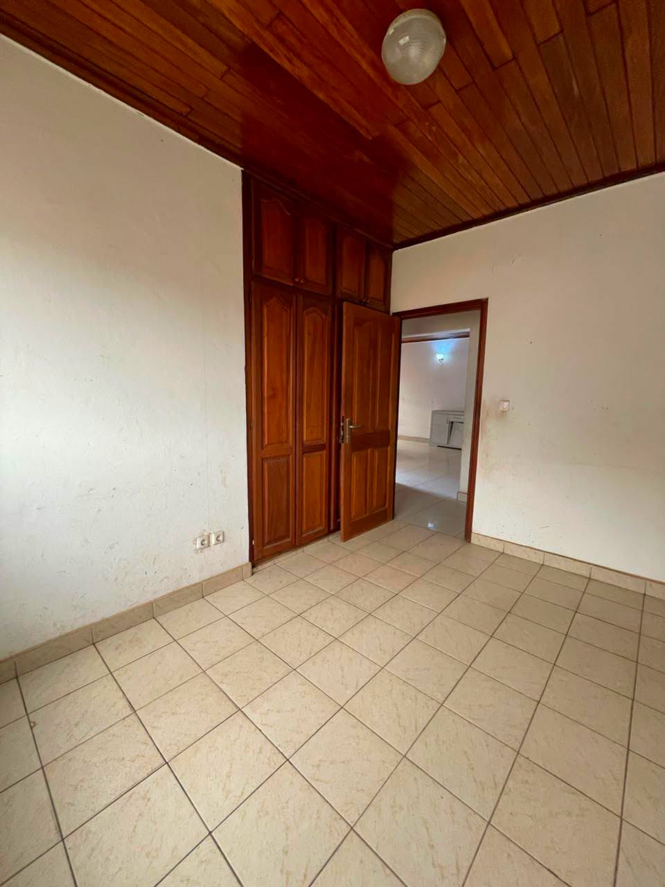 PIL_appart_omnisport_240926_chb3 Grand appartement moderne 3 chambres à louer à Yaoundé Omnisport
