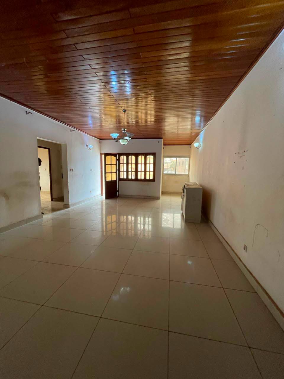 PIL_appart_omnisport_240926_sln1 Grand appartement moderne 3 chambres à louer à Yaoundé Omnisport