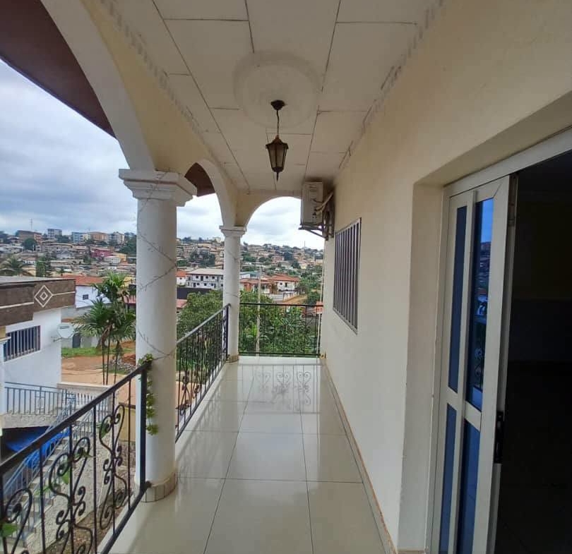 Appartement 2 chambres à louer à Yaoundé Omnisports 230000 fcfa