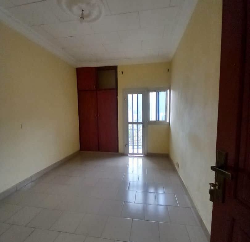 Appartement 2 chambres à louer à Yaoundé Omnisports 230000 fcfa