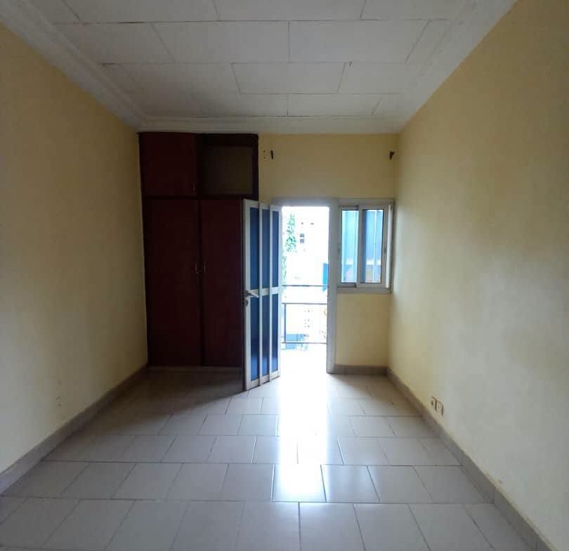 Appartement 2 chambres à louer à Yaoundé Omnisports 230000 fcfa