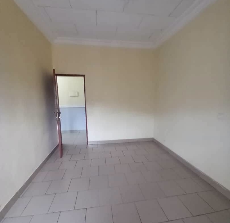 Appartement 2 chambres à louer à Yaoundé Omnisports 230000 fcfa