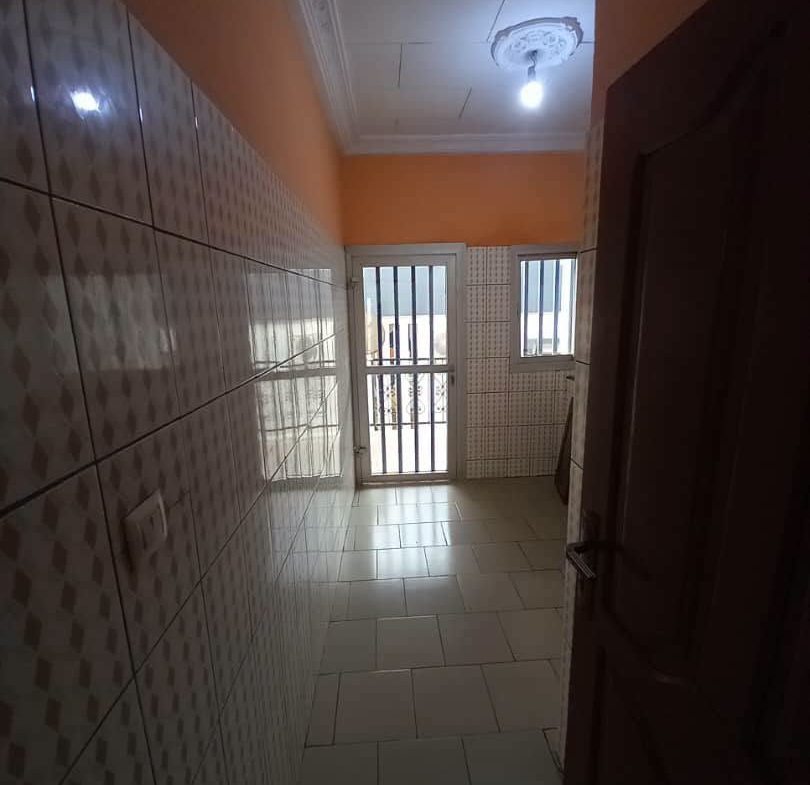 Appartement 2 chambres à louer à Yaoundé Omnisports 230000 fcfa