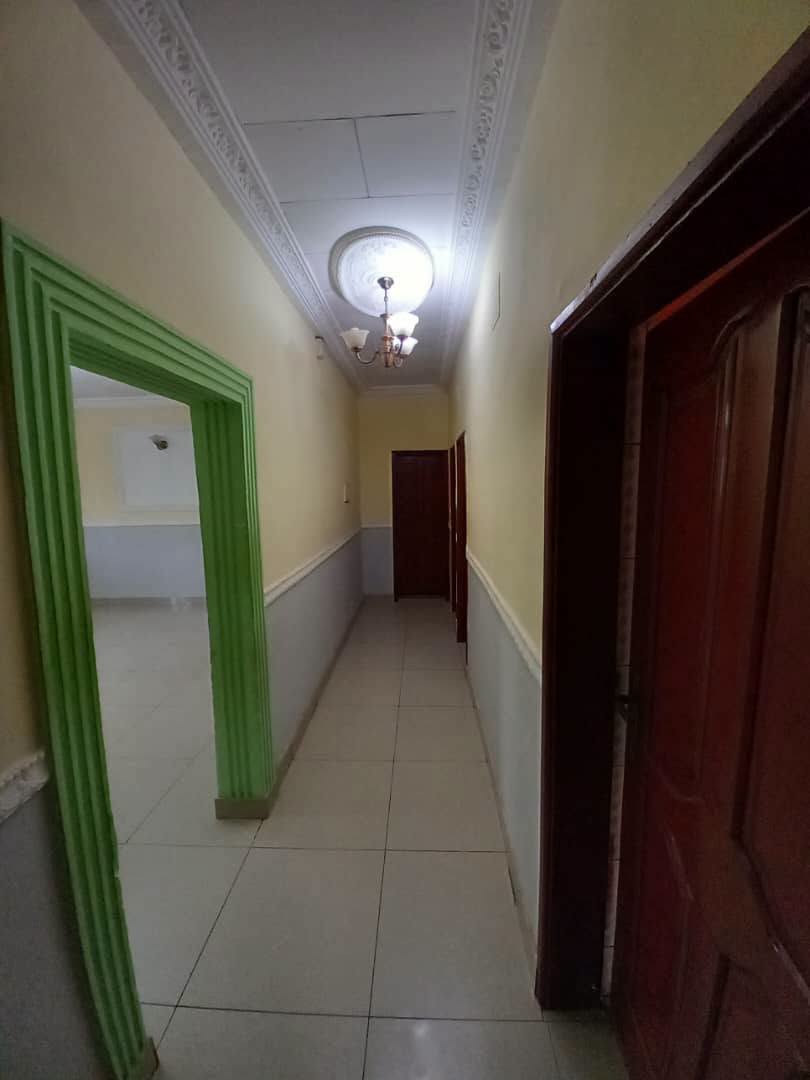 Appartement 2 chambres à louer à Yaoundé Omnisports 230000 fcfa
