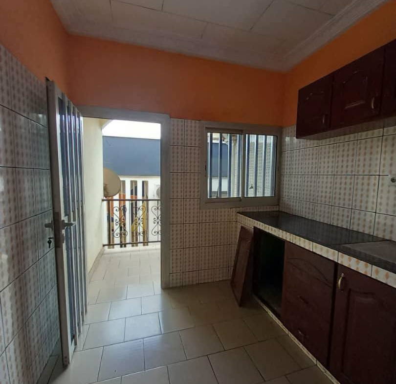 Appartement 2 chambres à louer à Yaoundé Omnisports 230000 fcfa