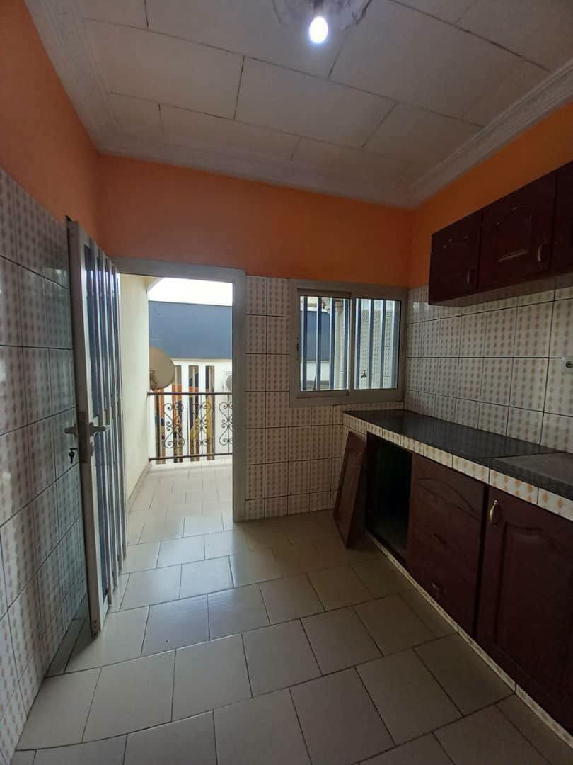 Appartement 2 chambres à louer à Yaoundé Omnisports 230000 fcfa