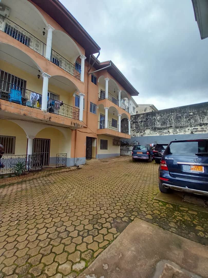 Appartement 2 chambres à louer à Yaoundé Omnisports 230000 fcfa