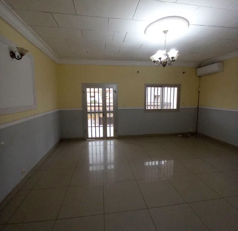 Appartement 2 chambres à louer à Yaoundé Omnisports 230000 fcfa