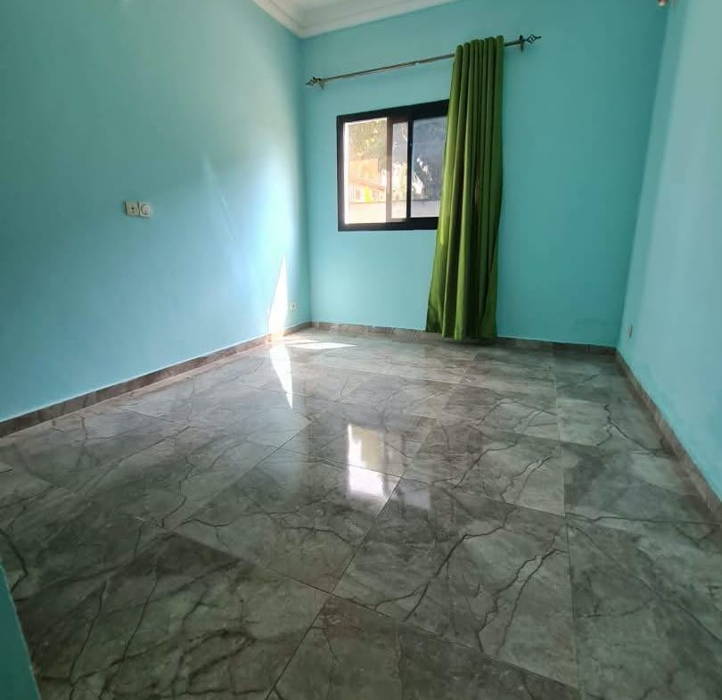 Appartement standing climatisé 3 chambres Yaoundé Santa Barbara