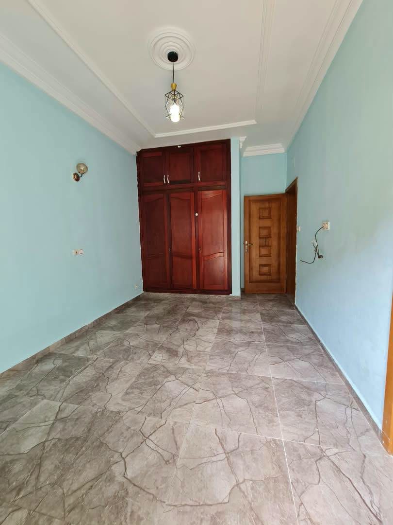 PIL_appart_stbarbara_260926_chb2 Appartement standing climatisé 3 chambres Yaoundé Santa Barbara