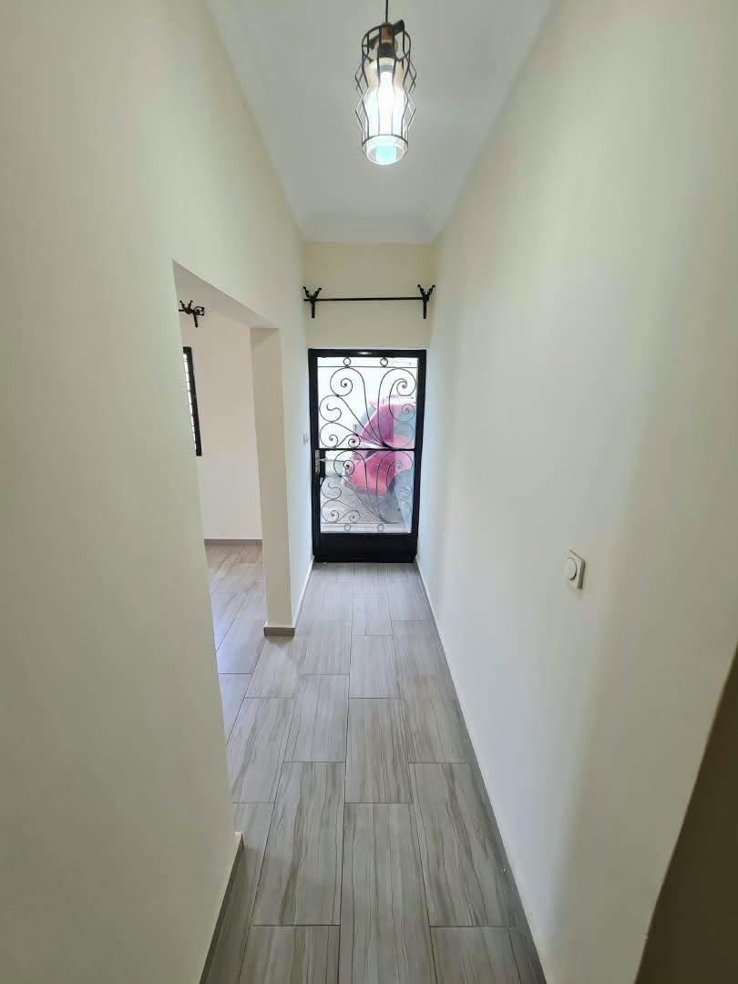 APPARTEMENT À LOUER À YAOUNDÉ SANTA BARBARA 270000 FCFA/MOIS