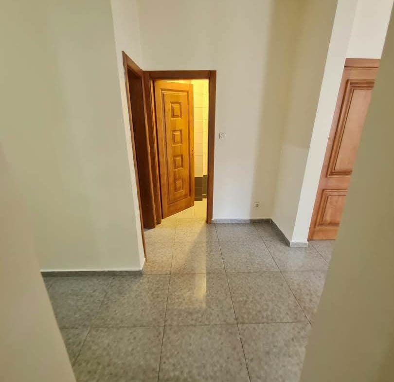 Appartement standing climatisé 3 chambres Yaoundé Santa Barbara