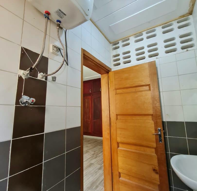 APPARTEMENT À LOUER À YAOUNDÉ SANTA BARBARA 270000 FCFA/MOIS