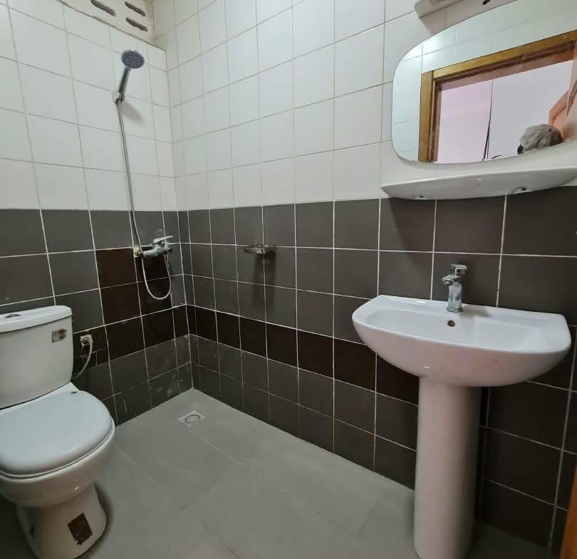 APPARTEMENT À LOUER À YAOUNDÉ SANTA BARBARA 270000 FCFA/MOIS