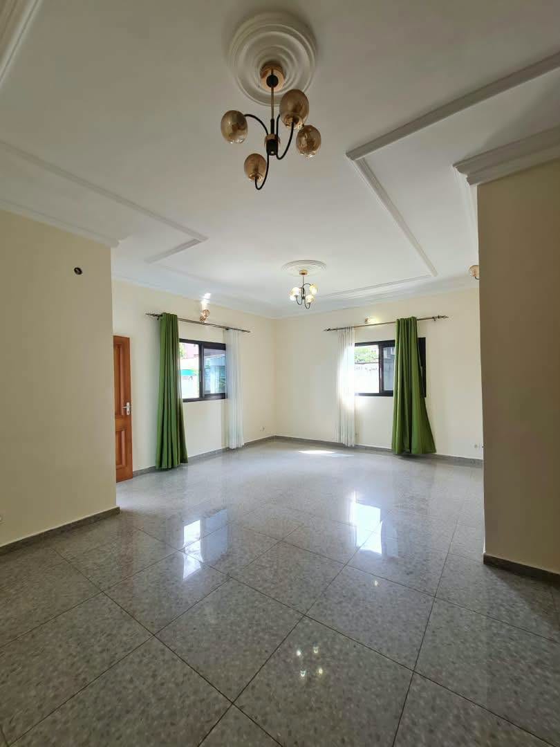 PIL_appart_stbarbara_260926_sln1 Appartement standing climatisé 3 chambres Yaoundé Santa Barbara