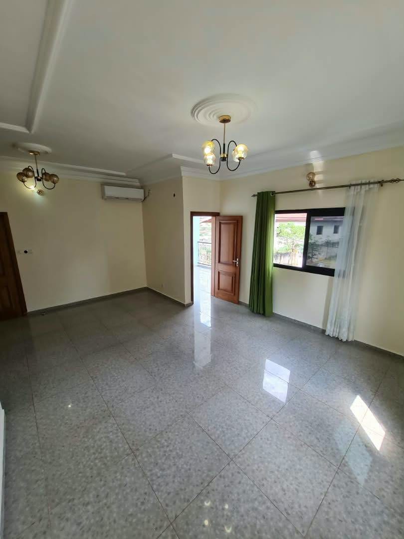 PIL_appart_stbarbara_260926_sln2 Appartement standing climatisé 3 chambres Yaoundé Santa Barbara