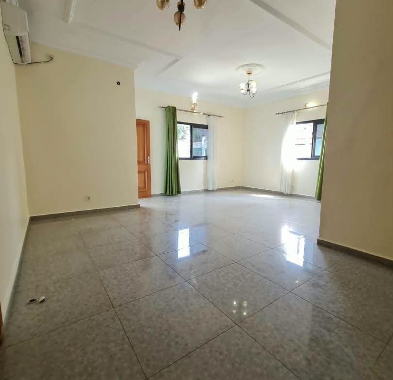 Appartement standing climatisé 3 chambres Yaoundé Santa Barbara