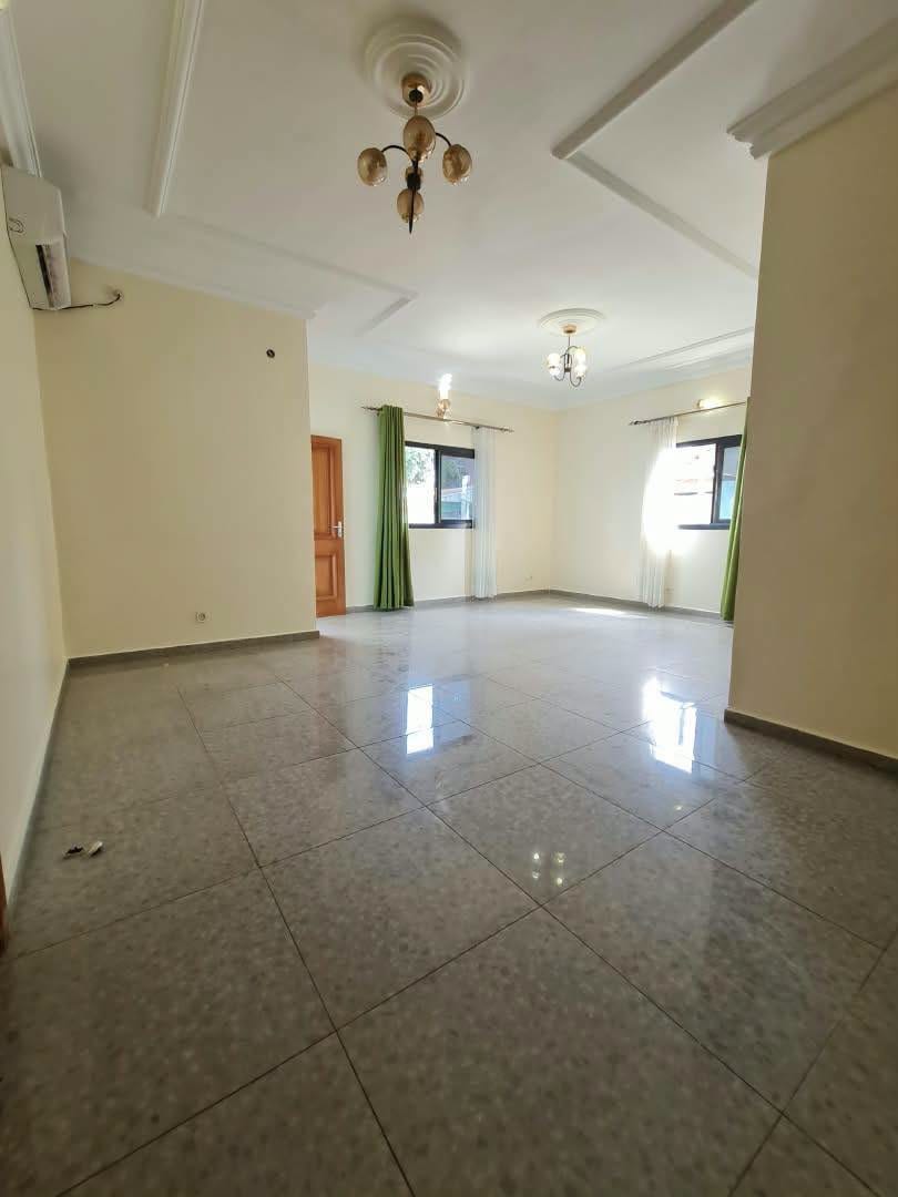 PIL_appart_stbarbara_260926_sln3 Appartement standing climatisé 3 chambres Yaoundé Santa Barbara