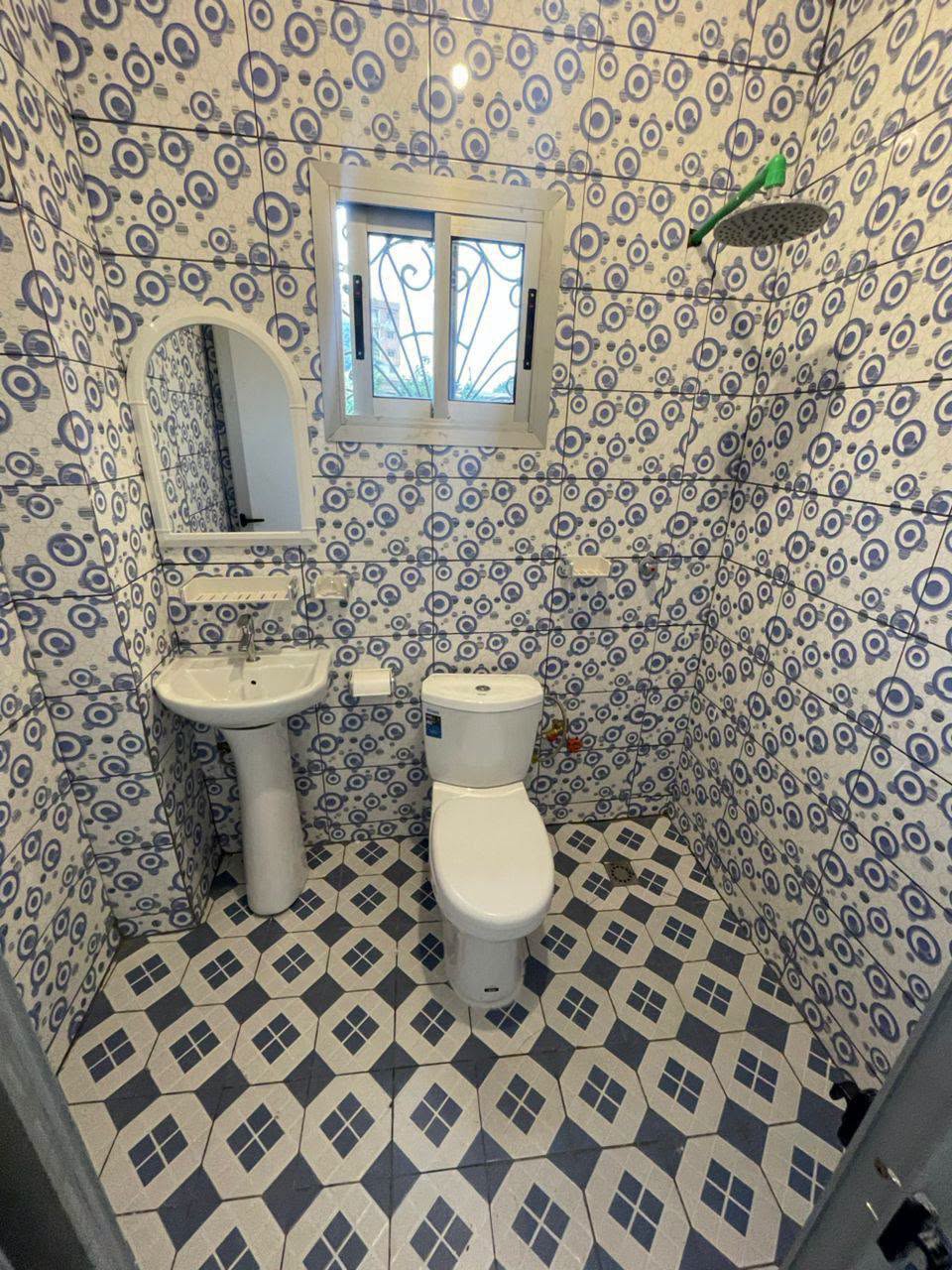 Studio moderne neuf à louer à Titi Garage 100000fcfa