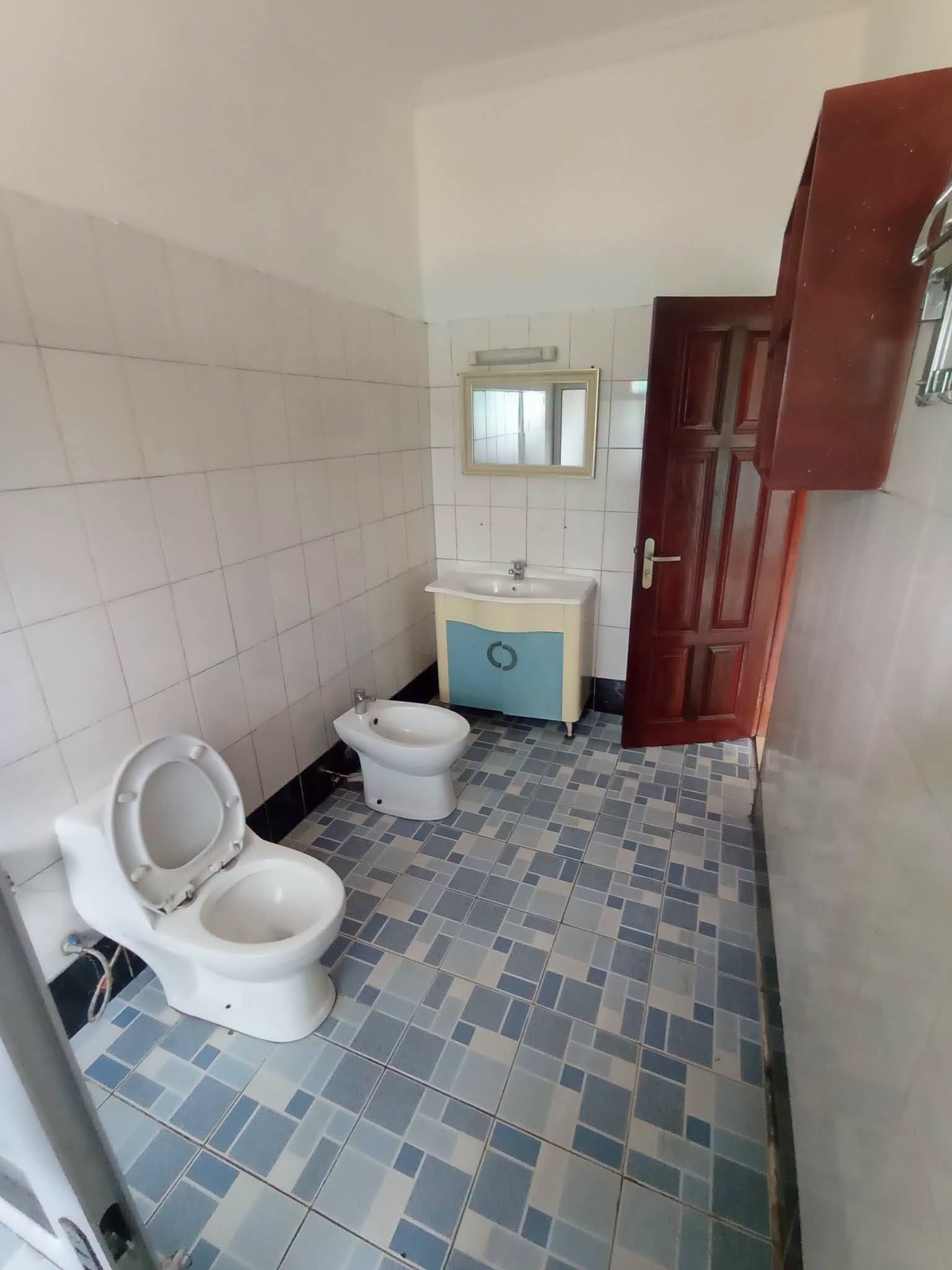 Villa spacieuse de 4 chambres à louer à Odza Yaoundé