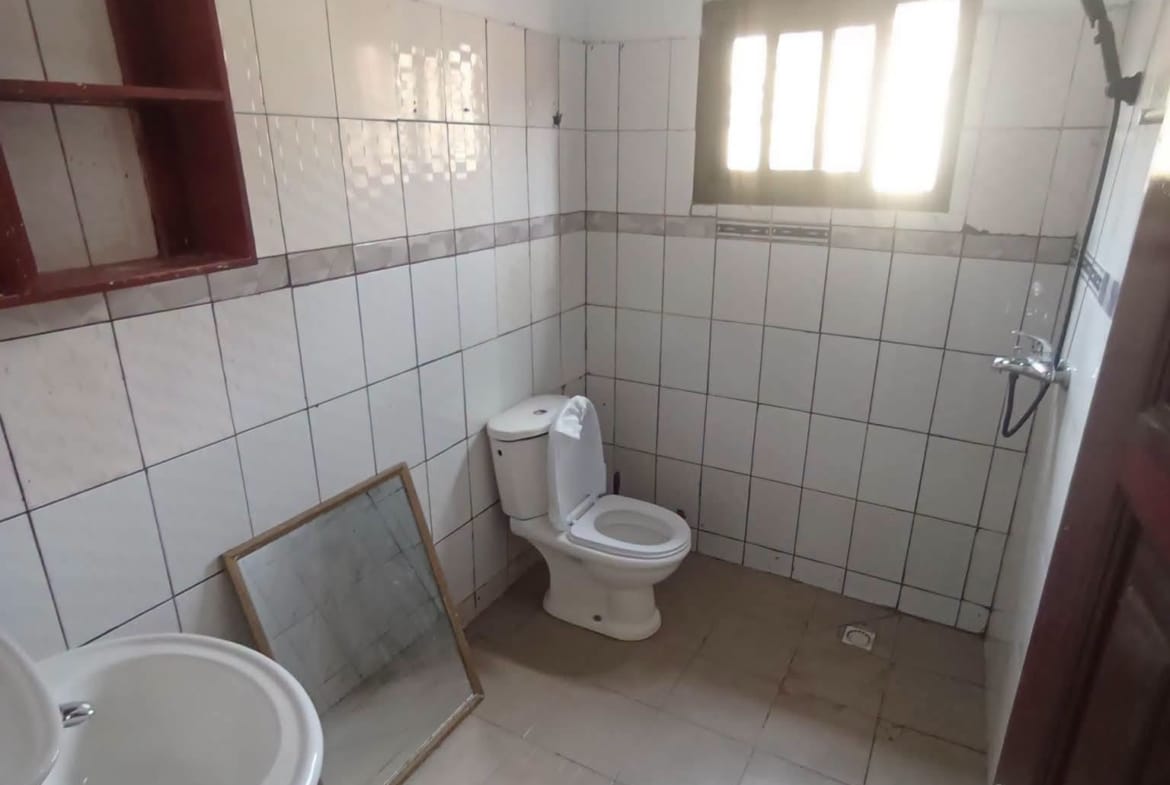 Villa spacieuse de 4 chambres à louer à Odza Yaoundé