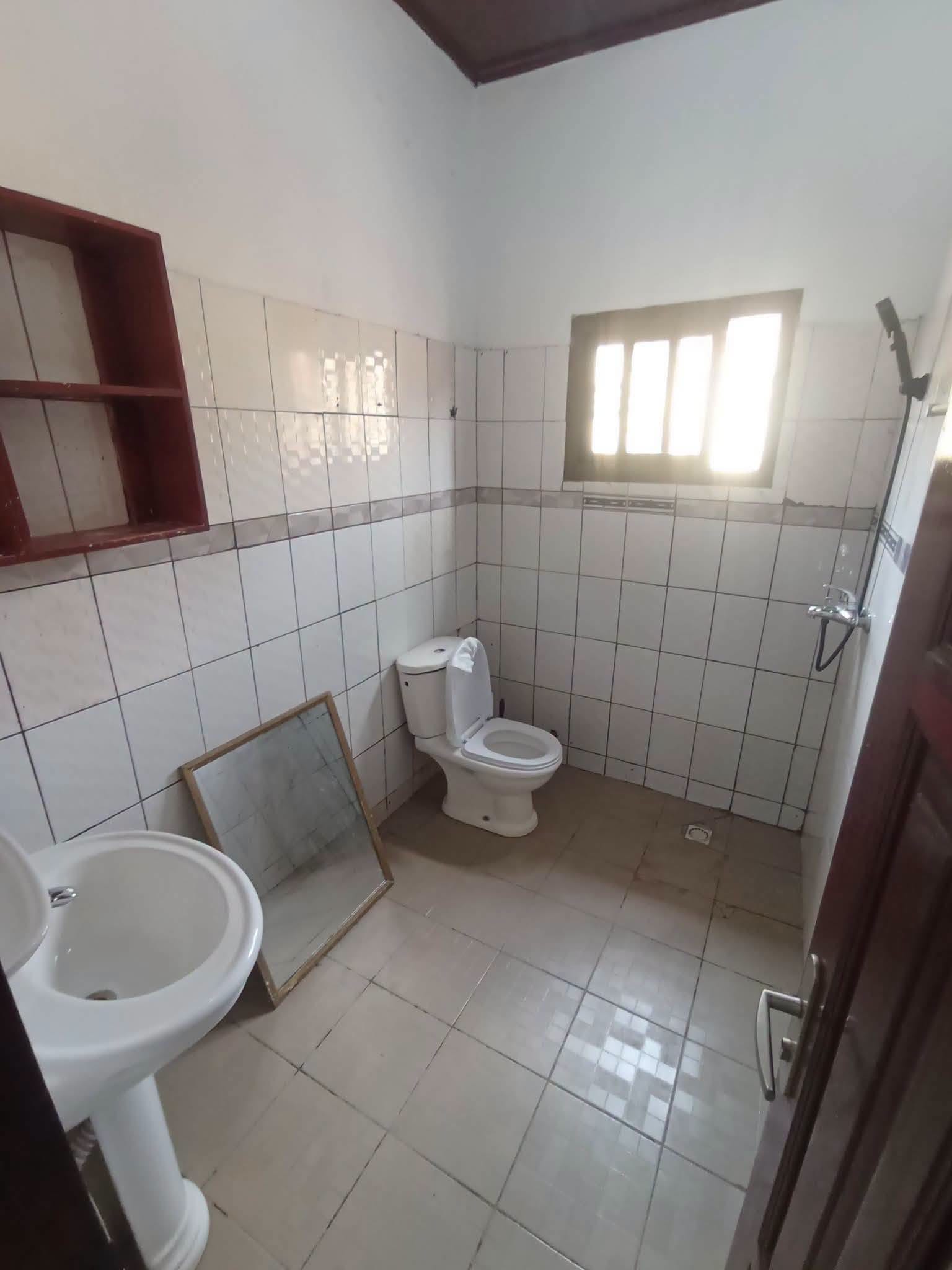Villa spacieuse de 4 chambres à louer à Odza Yaoundé