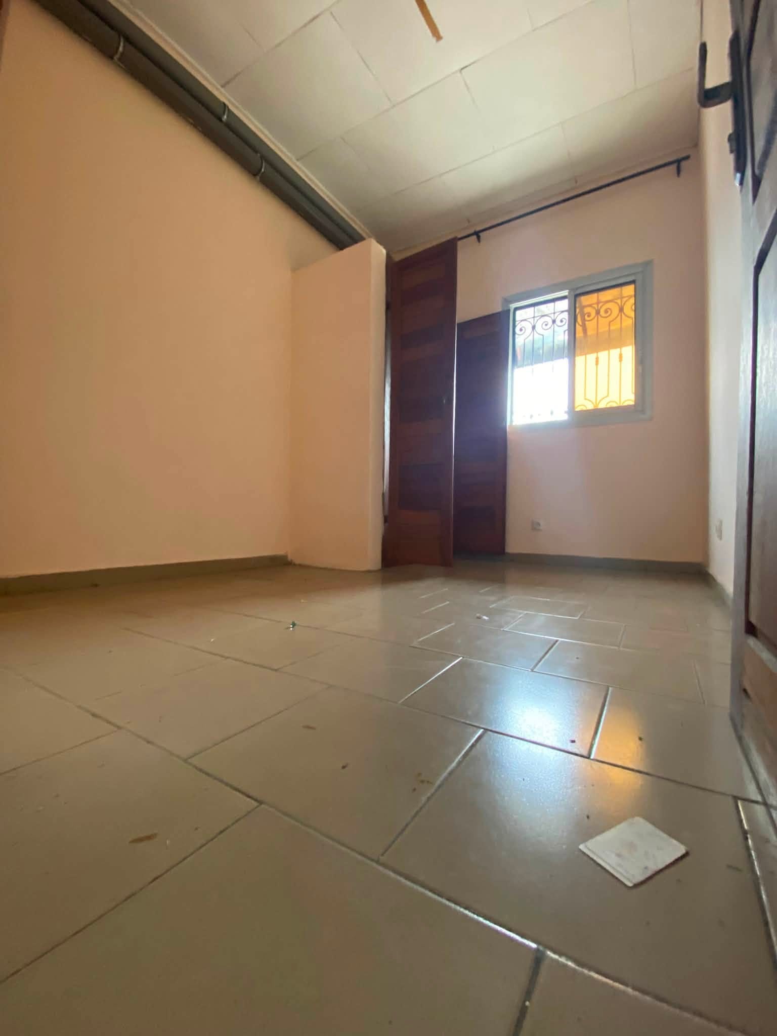 PJI_appart_logbaba_300926_chb1 APPARTEMENT MODERNE DOUALA LOGBABA 80000Fcfa