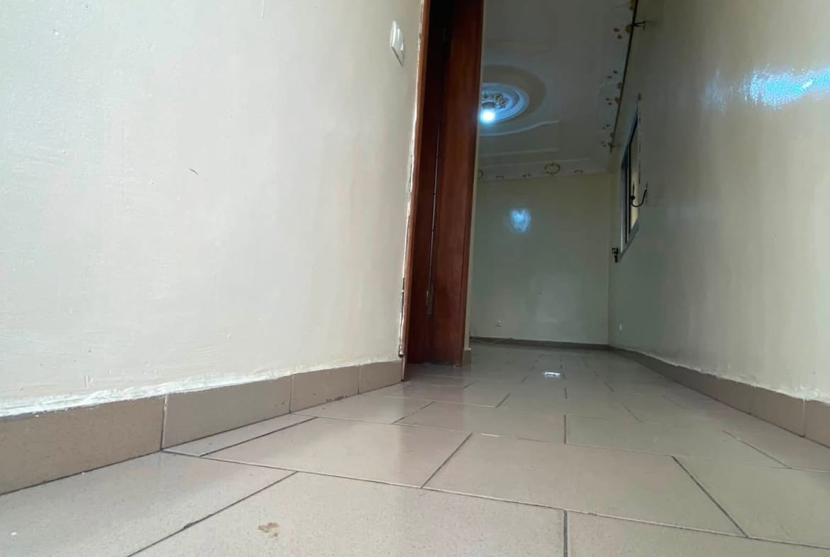 APPARTEMENT MODERNE DOUALA LOGBABA 80000Fcfa