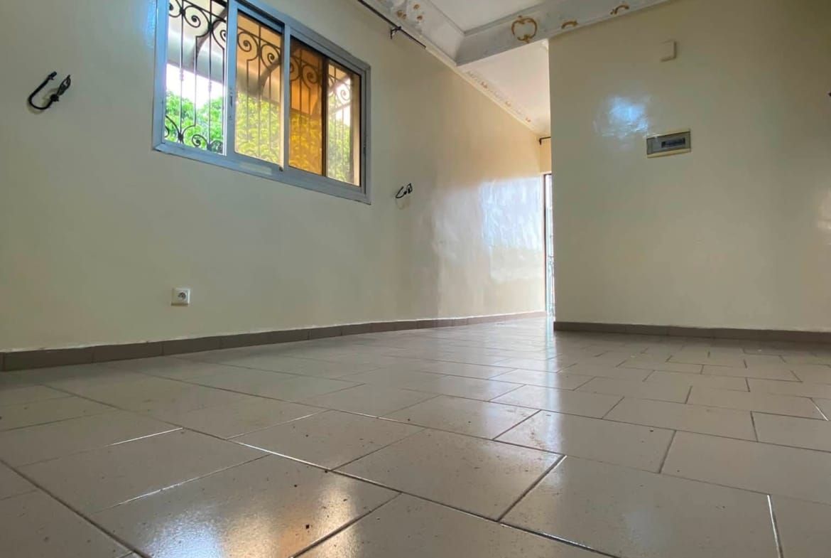 APPARTEMENT MODERNE DOUALA LOGBABA 80000Fcfa