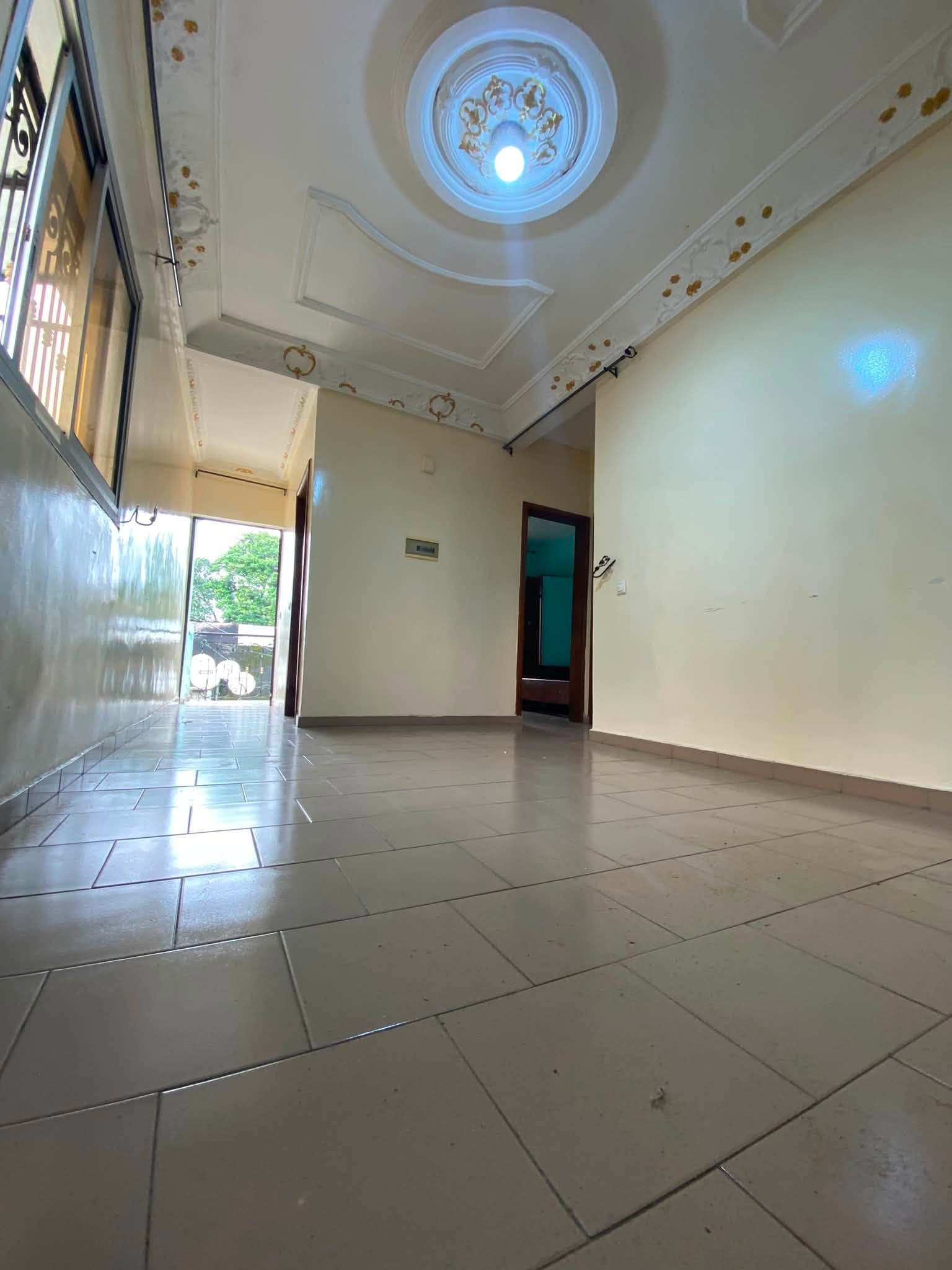 PJI_appart_logbaba_300926_sln3 APPARTEMENT MODERNE DOUALA LOGBABA 80000Fcfa